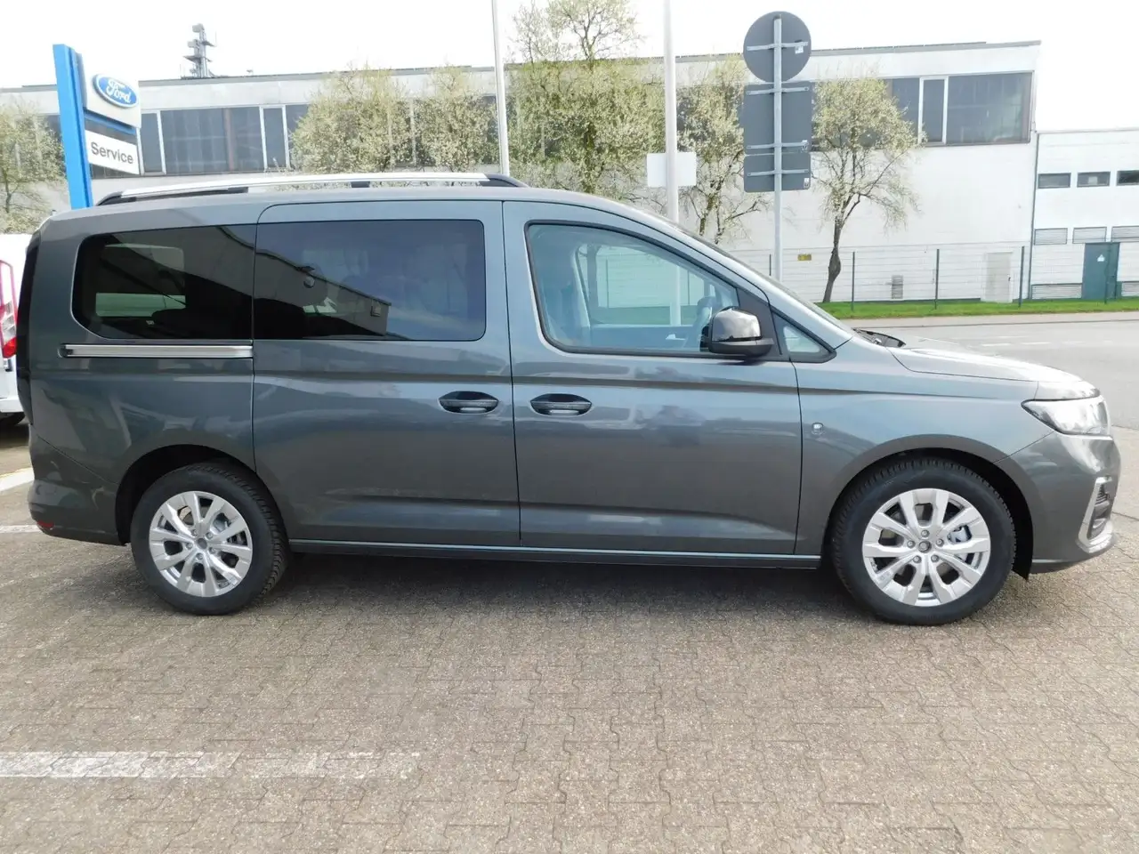 Ford Grand Tourneo 2026