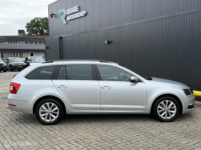 Skoda Octavia view 8