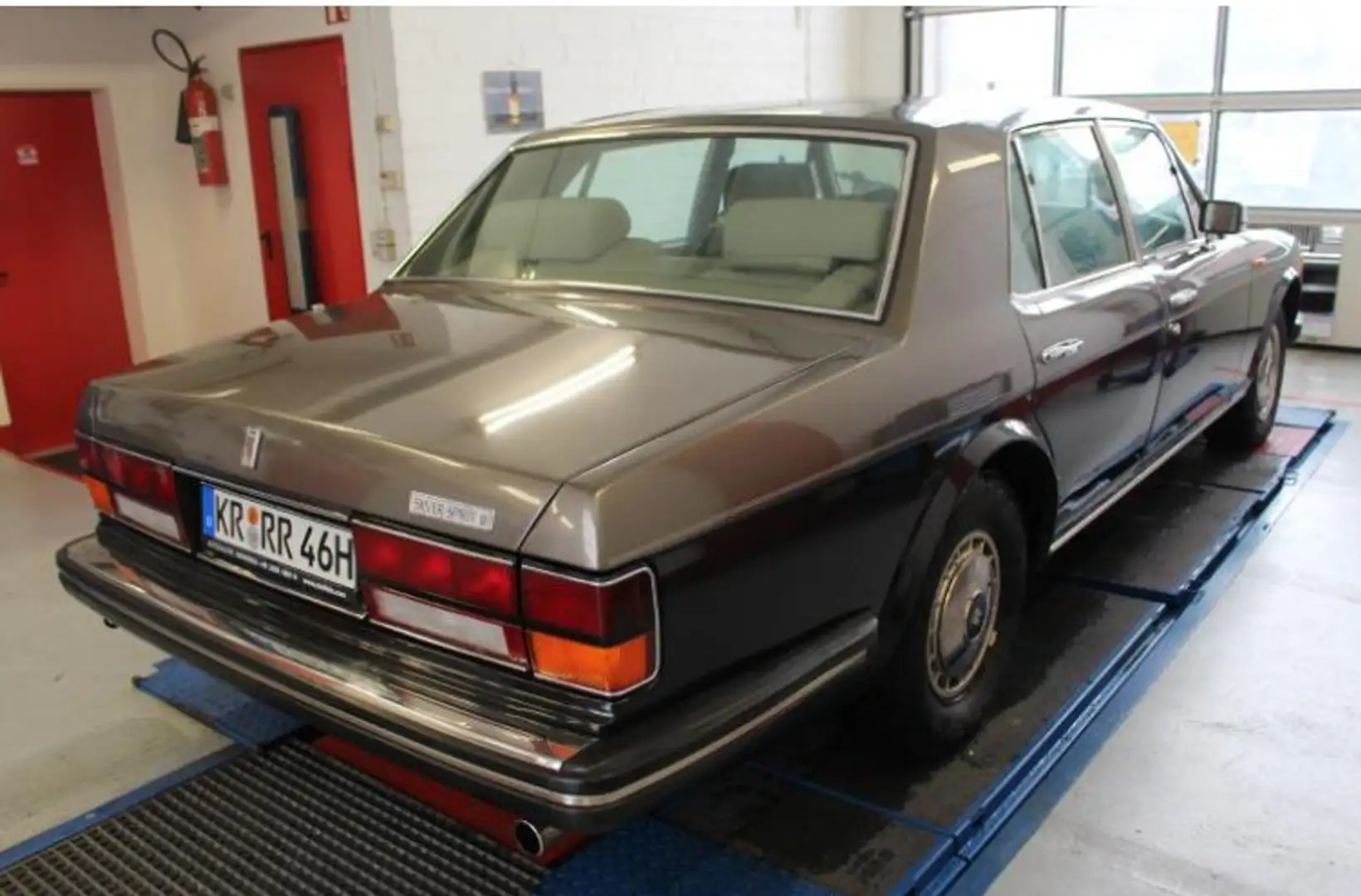 Rolls-Royce Silver Spirit Grijs - 2