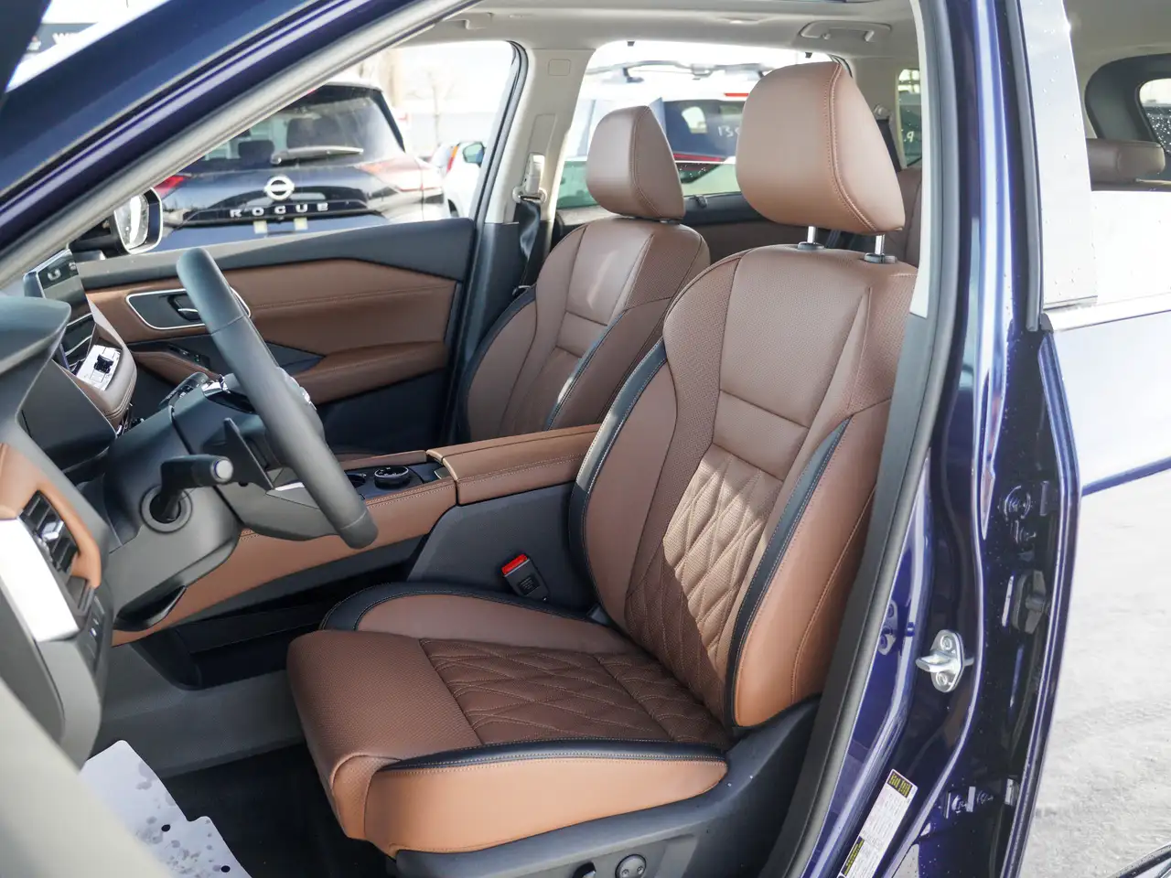 Nissan Rogue снимка Nissan Rogue