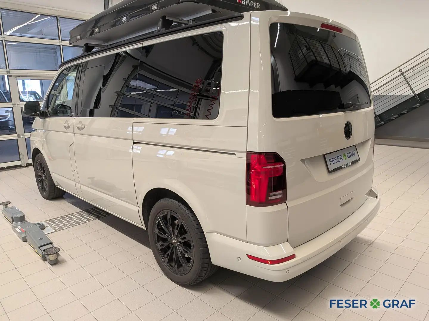 Volkswagen T6.1 Multivan 6.1 2.0 TDI Multivan Gen. Six 18" AHK Šedá - 2