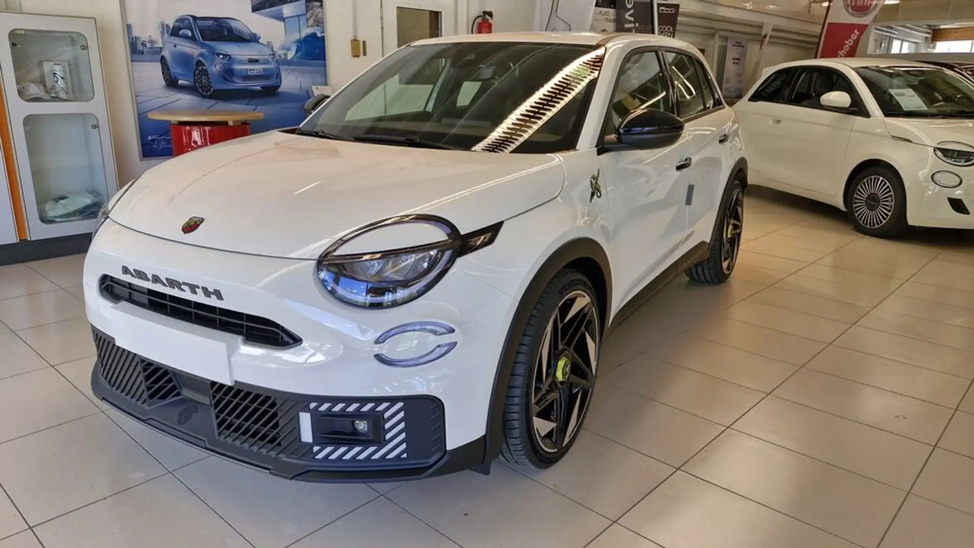 Abarth 600e Abarth Turismo Weiß - 1
