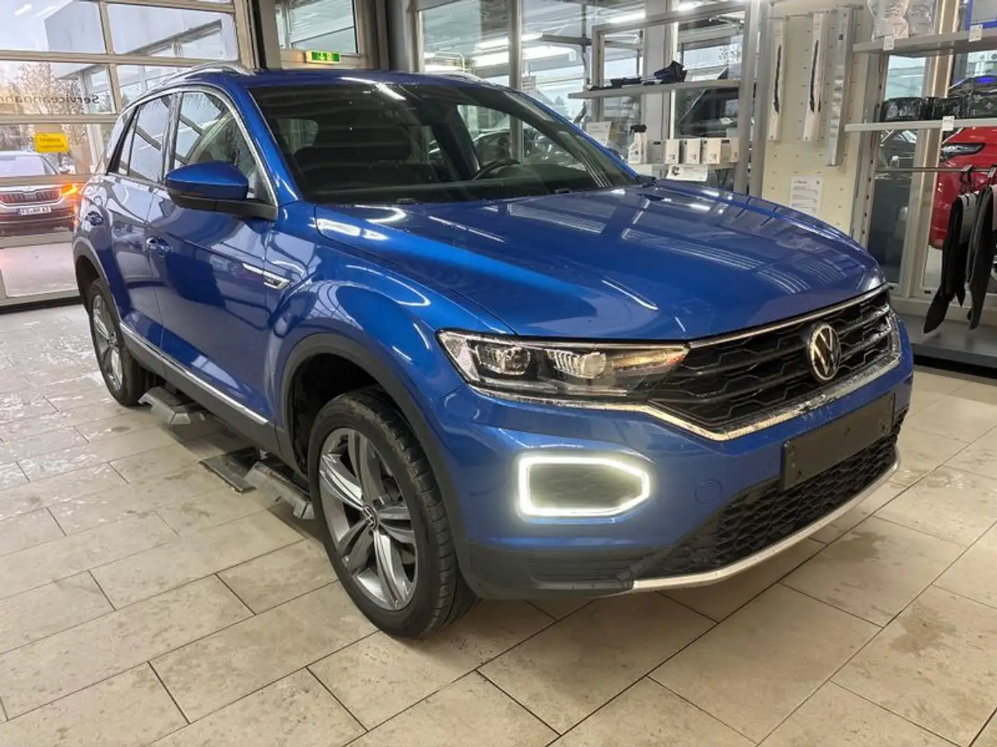 Volkswagen T-Roc TSI Sport 4Motion Pano/CarPlay/StHz/Virt Blau - 2