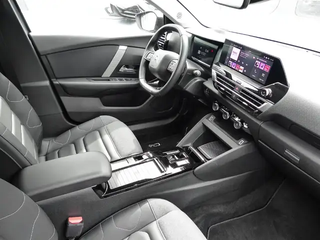 Citroen C4 view 4