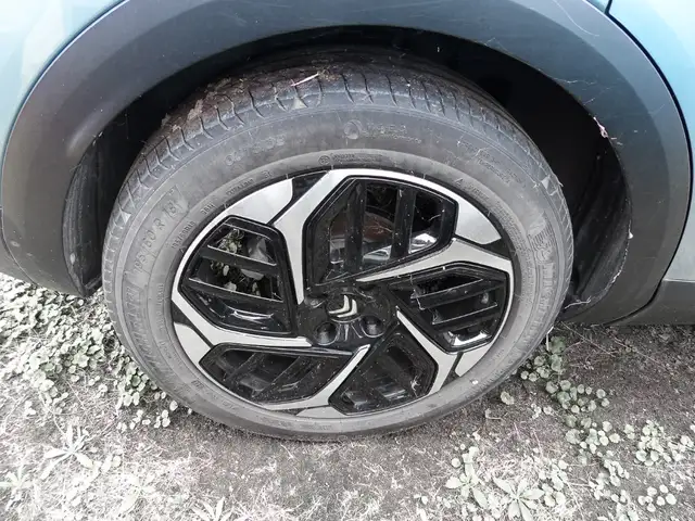 Citroen C4 view 3