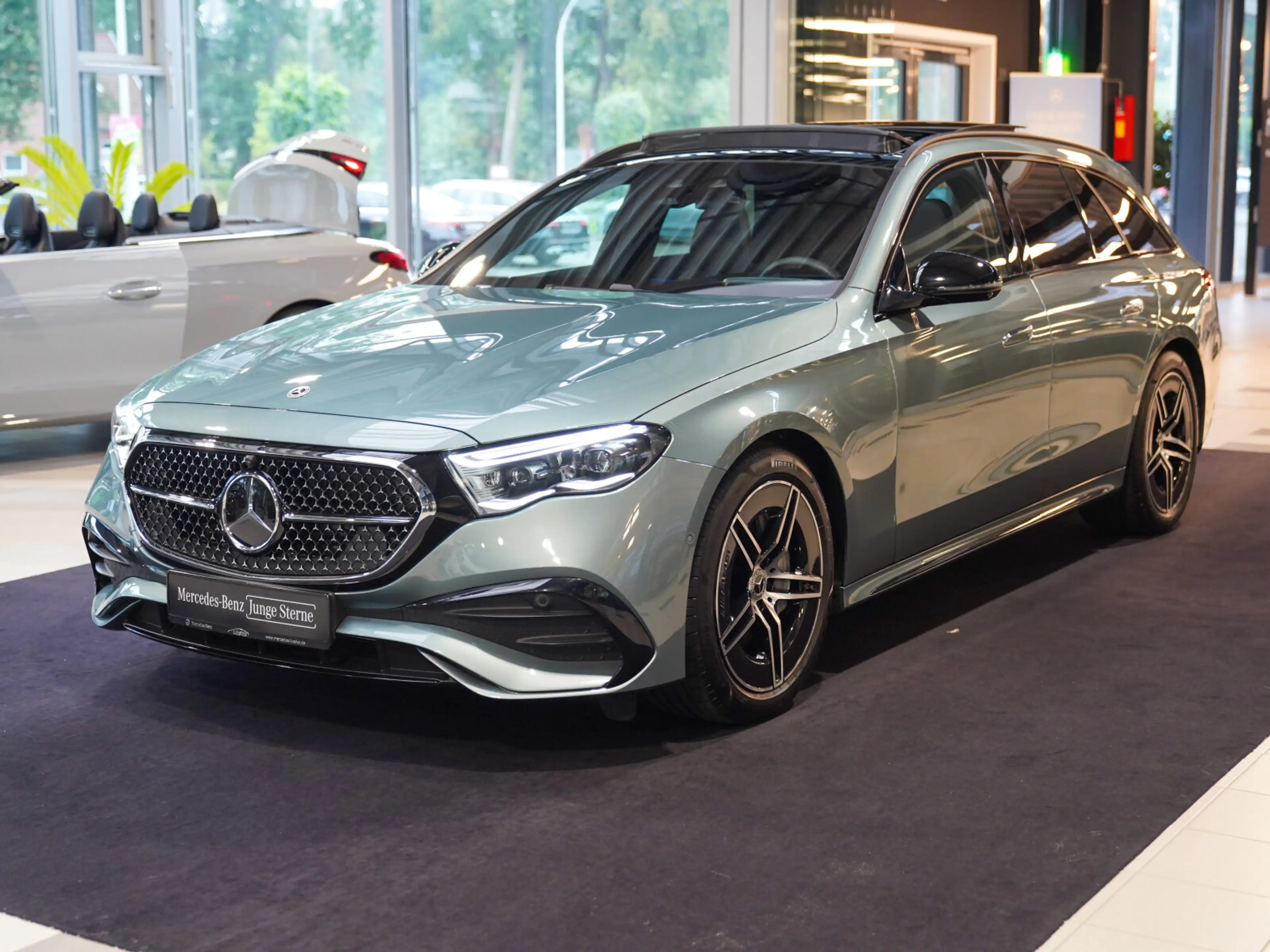 Mercedes-Benz E 450 E 450 d T 4M AMG Line Night Leder Pano AHK Memo — photo 10