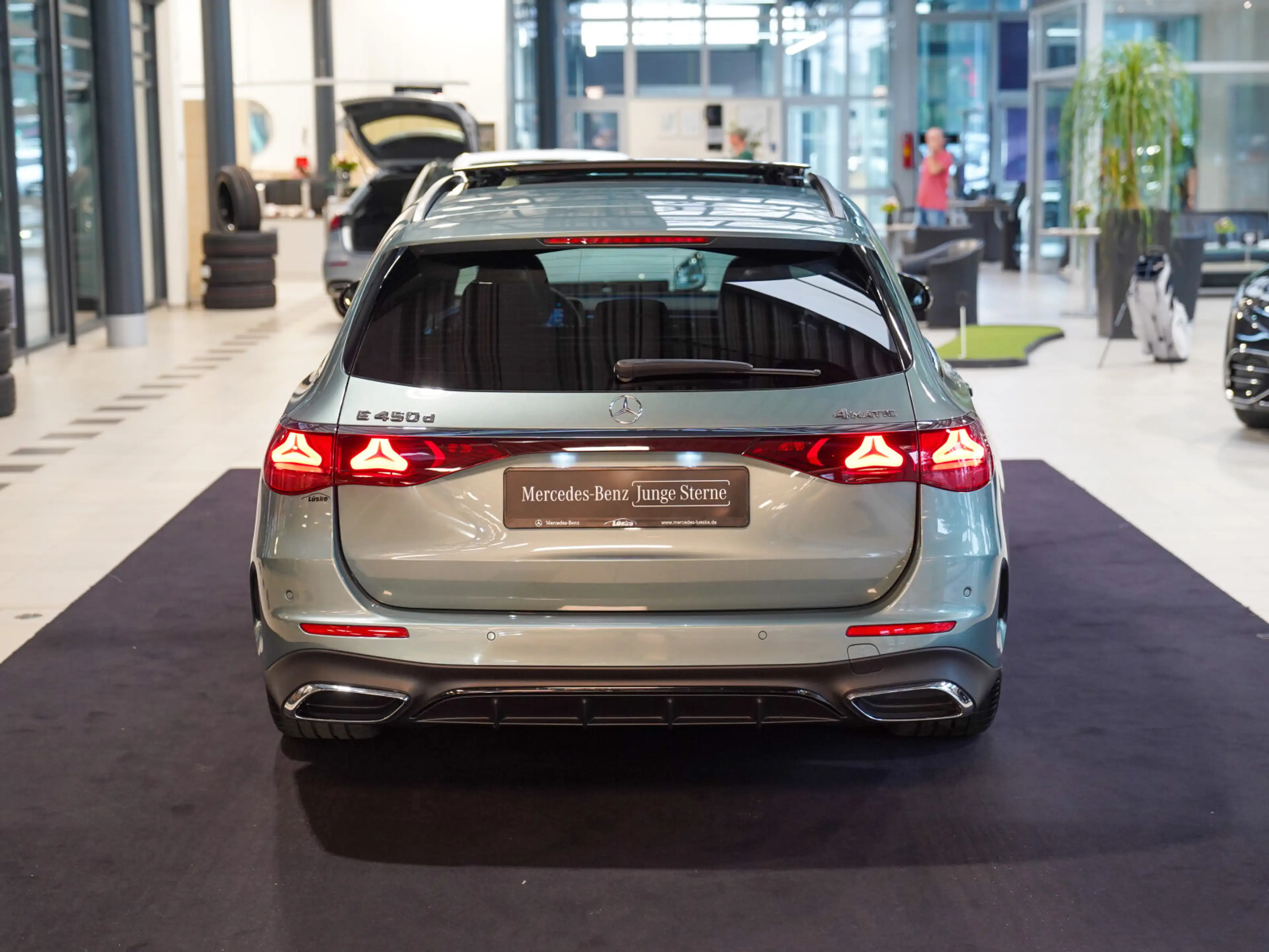 Mercedes-Benz E 450 E 450 d T 4M AMG Line Night Leder Pano AHK Memo — photo 6