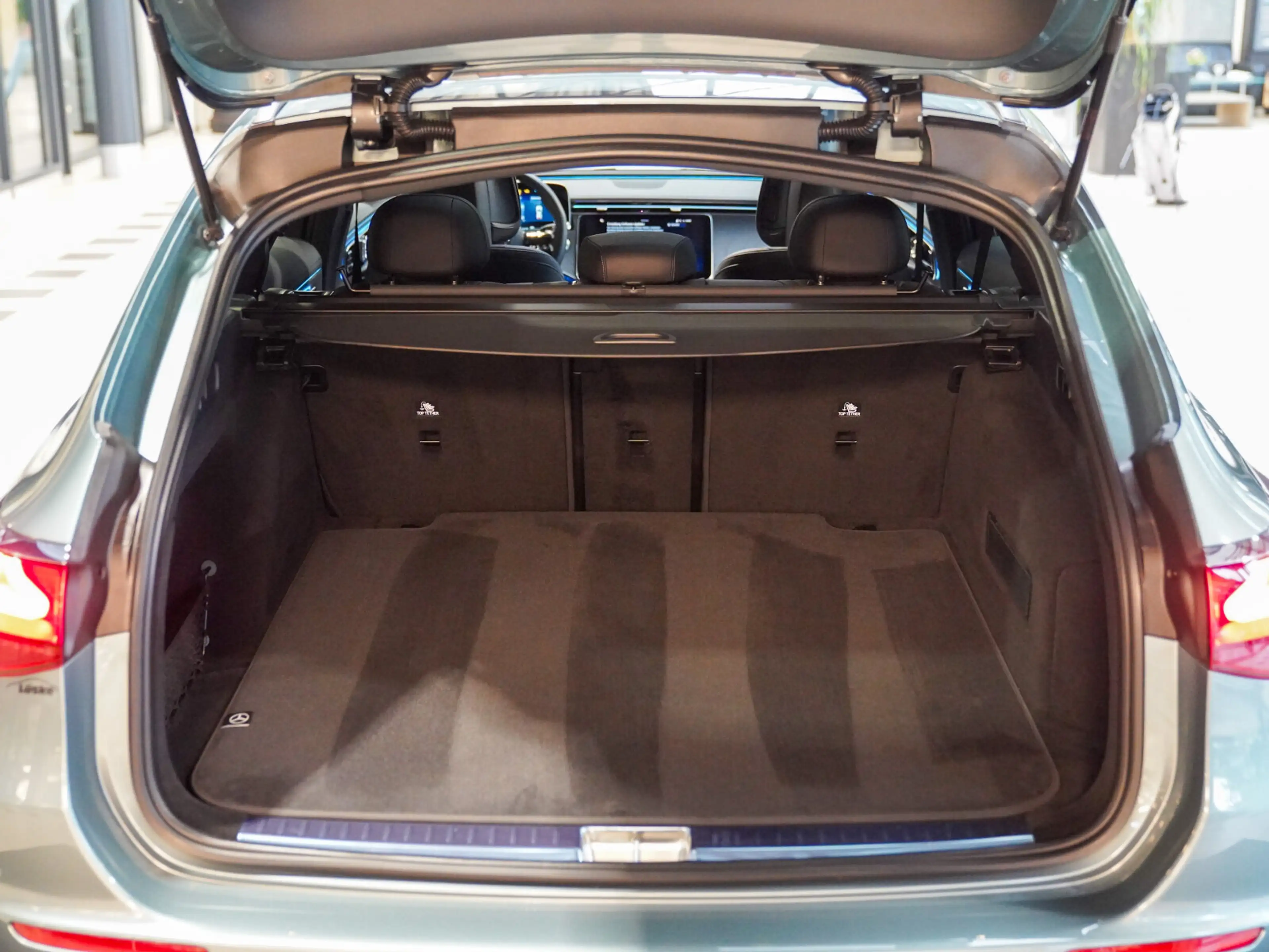 Mercedes-Benz E 450 E 450 d T 4M AMG Line Night Leder Pano AHK Memo — photo 7