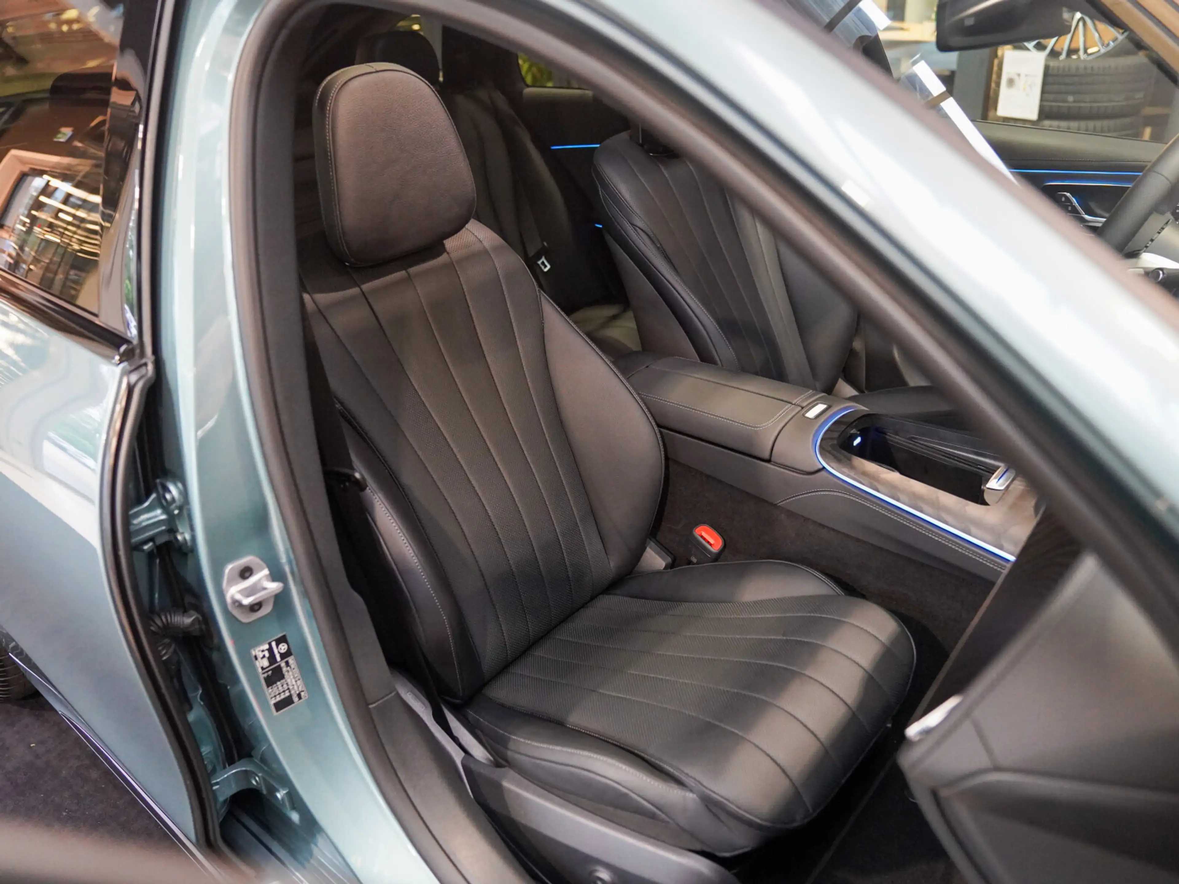 Mercedes-Benz E 450 E 450 d T 4M AMG Line Night Leder Pano AHK Memo — photo 12