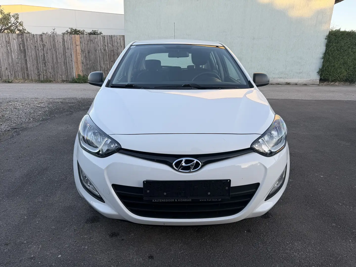 Hyundai i20 Classic Weiß - 1