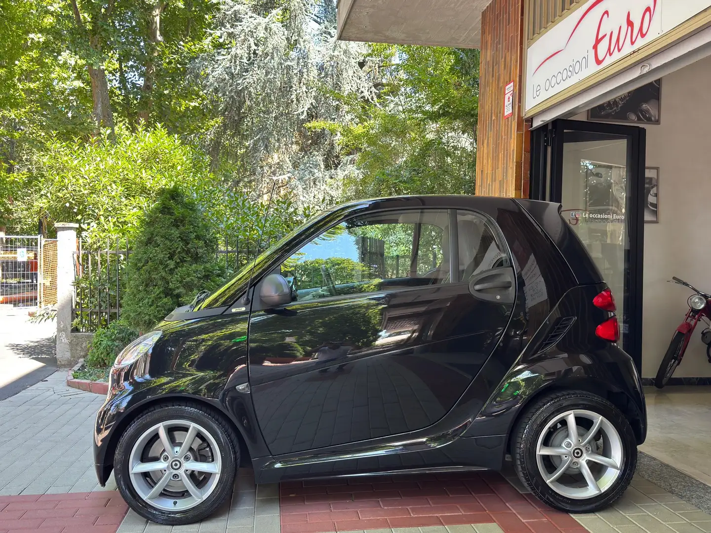smart forTwo Fortwo 1.0 MHD PULSE 71 CV., Euro 5, Tetto Panor. Noir - 1
