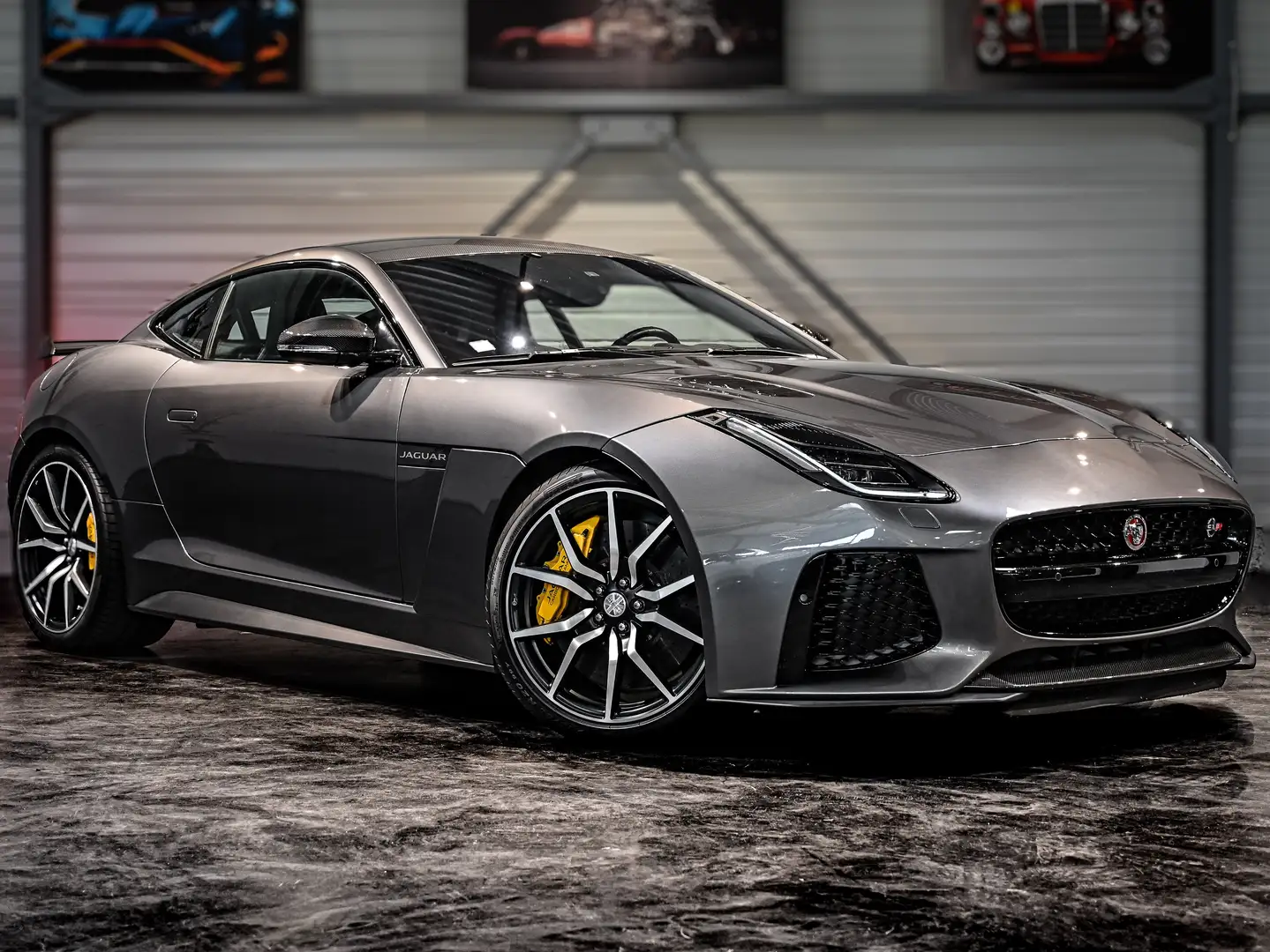 Jaguar F-Type F-Type Coupé V8 5L Essence 575 ch BVA8 AWD SVR Grijs - 2