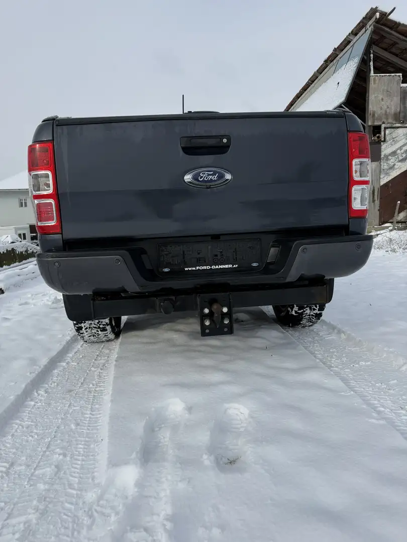 Ford Ranger 3.2 TDCi Pickup Grau - 2