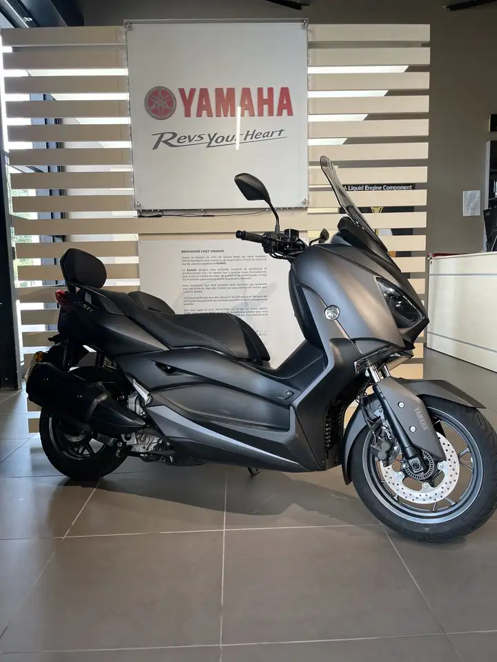 Yamaha X-Max 300
