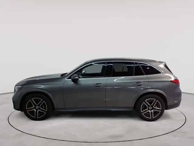 Mercedes-Benz GLC view 6