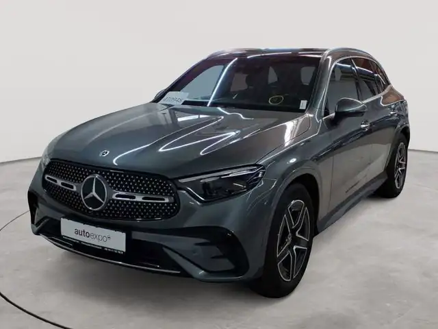 Mercedes-Benz GLC view 2
