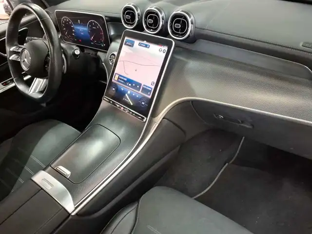 Mercedes-Benz GLC view 9