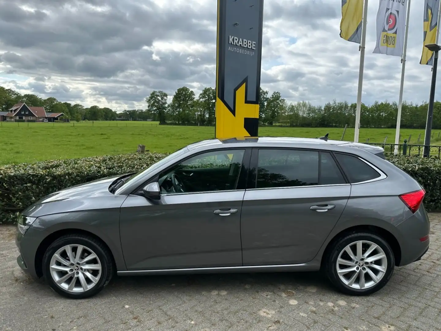 Skoda Scala 1.0 TSI Businsess Edition Led / Camera / Carplay Gris - 2