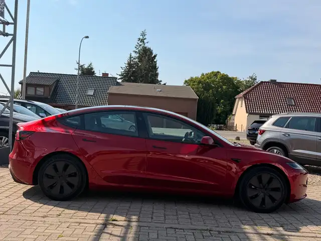 Tesla Model 3 view 6