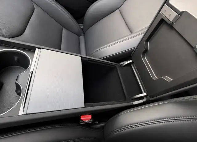 Tesla Model 3 view 14