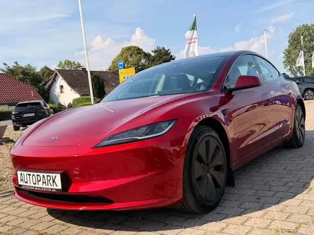 Tesla Model 3 view 2