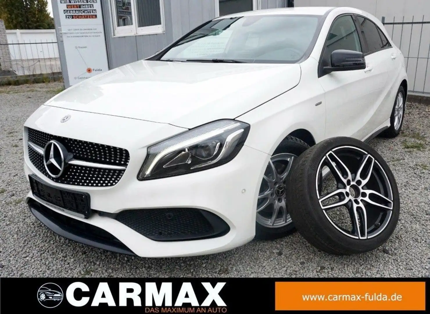 Mercedes-Benz A 180 d AMG Line T.Leder,LED, Navi,SH,PDC Blanc - 1