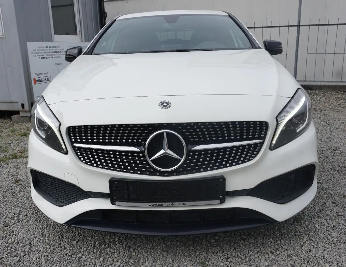 Mercedes-Benz A 180 d AMG Line T.Leder,LED, Navi,SH,PDC Blanc - 2