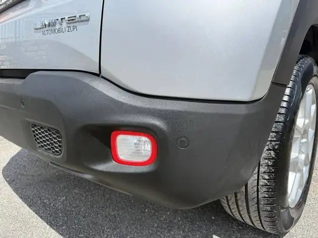 Jeep Renegade view 5