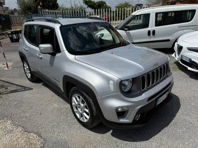 Jeep Renegade view 6