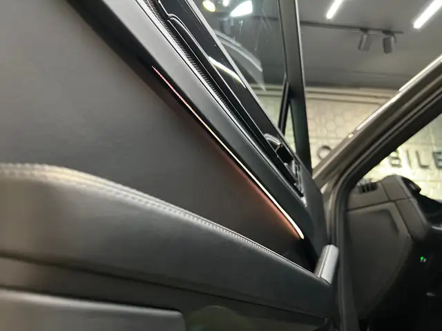 Porsche Cayenne view 15