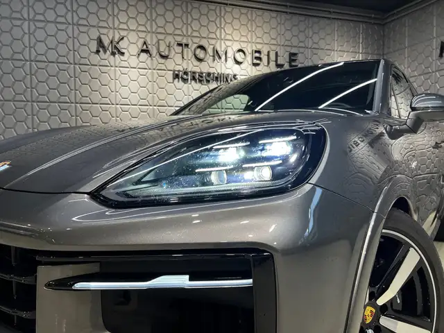 Porsche Cayenne view 2