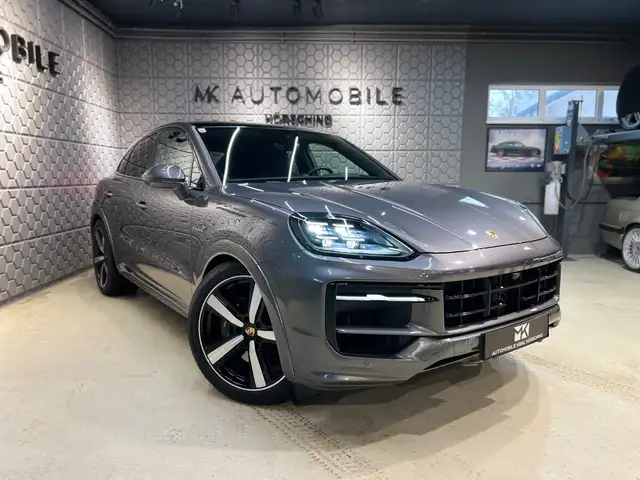 Porsche Cayenne view 4