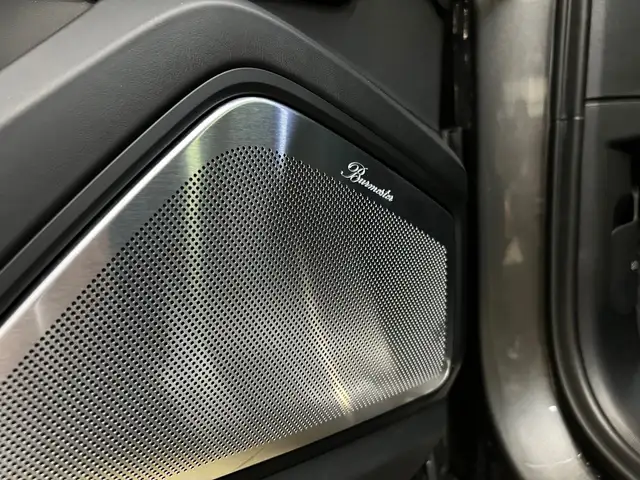 Porsche Cayenne view 14