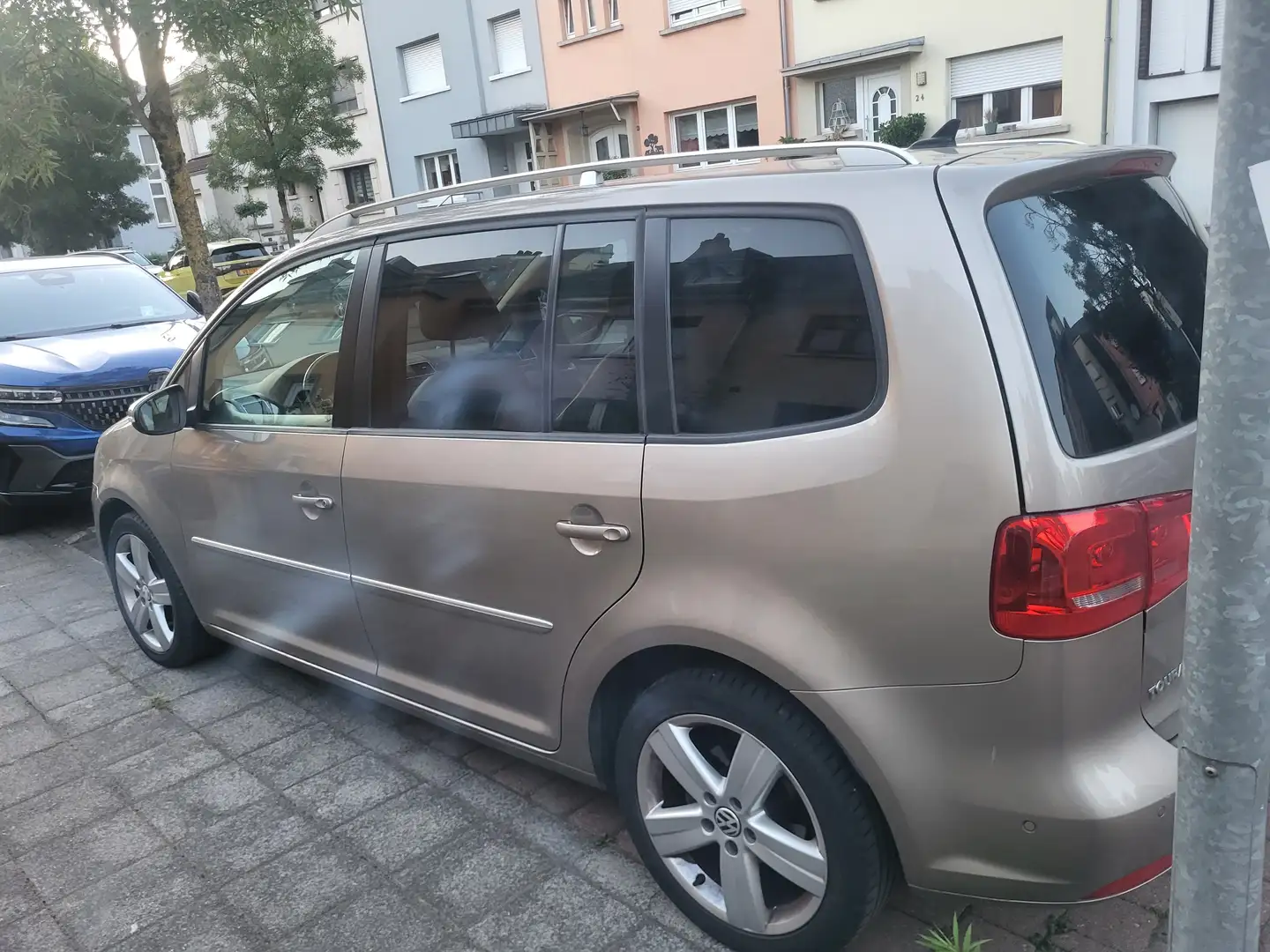 Volkswagen Touran 2.0 TDI 140 FAP Match Beige - 1