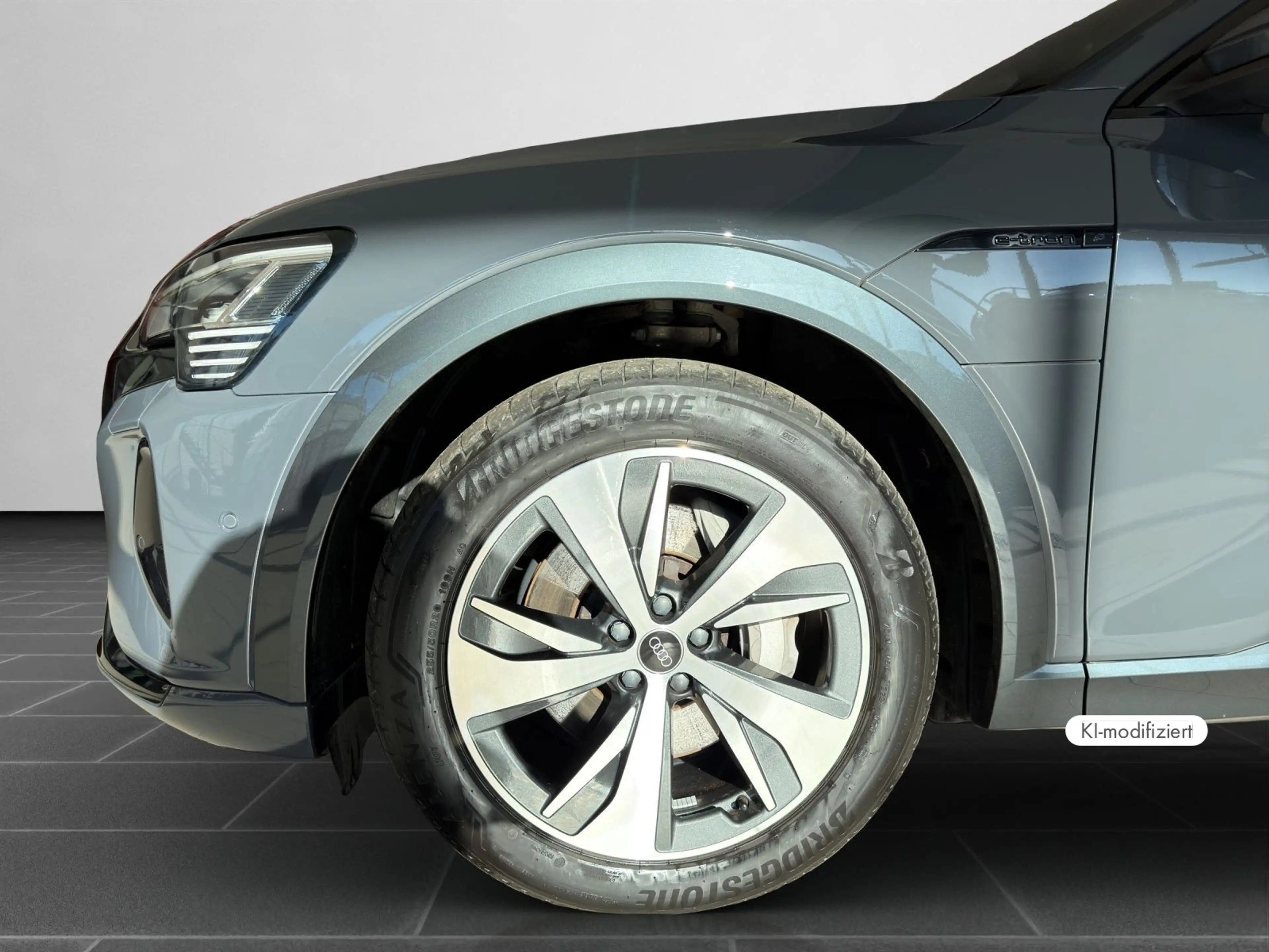 Audi Q8 e-tron advanced 50 e-tron quattro 250 kW — photo 8
