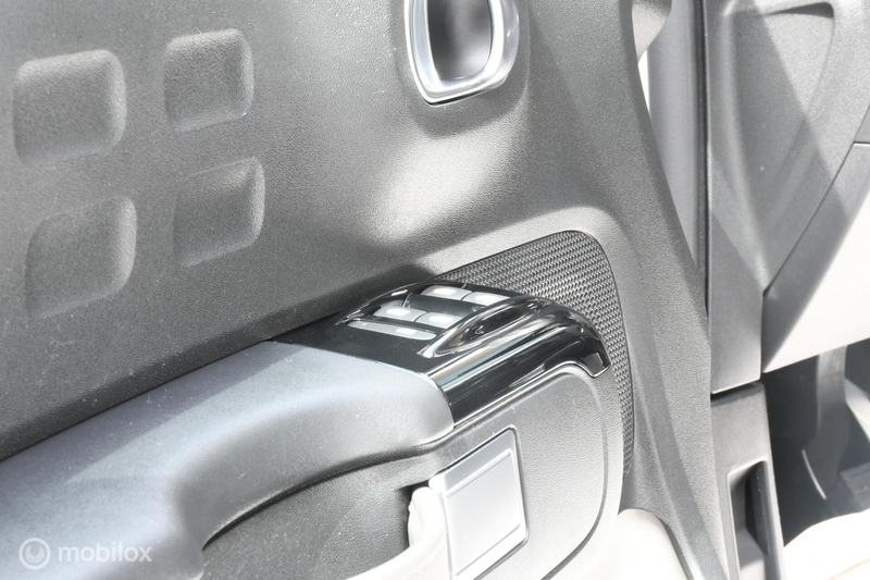 Citroen C3 1.2 PureTech Business — photo 11