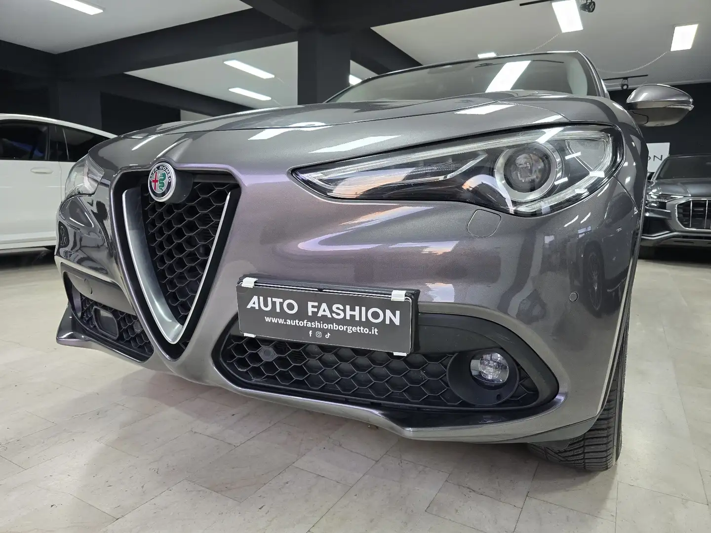 Alfa Romeo Stelvio Stelvio 2.2 t Executive Q4 190cv auto my19 Grigio - 2