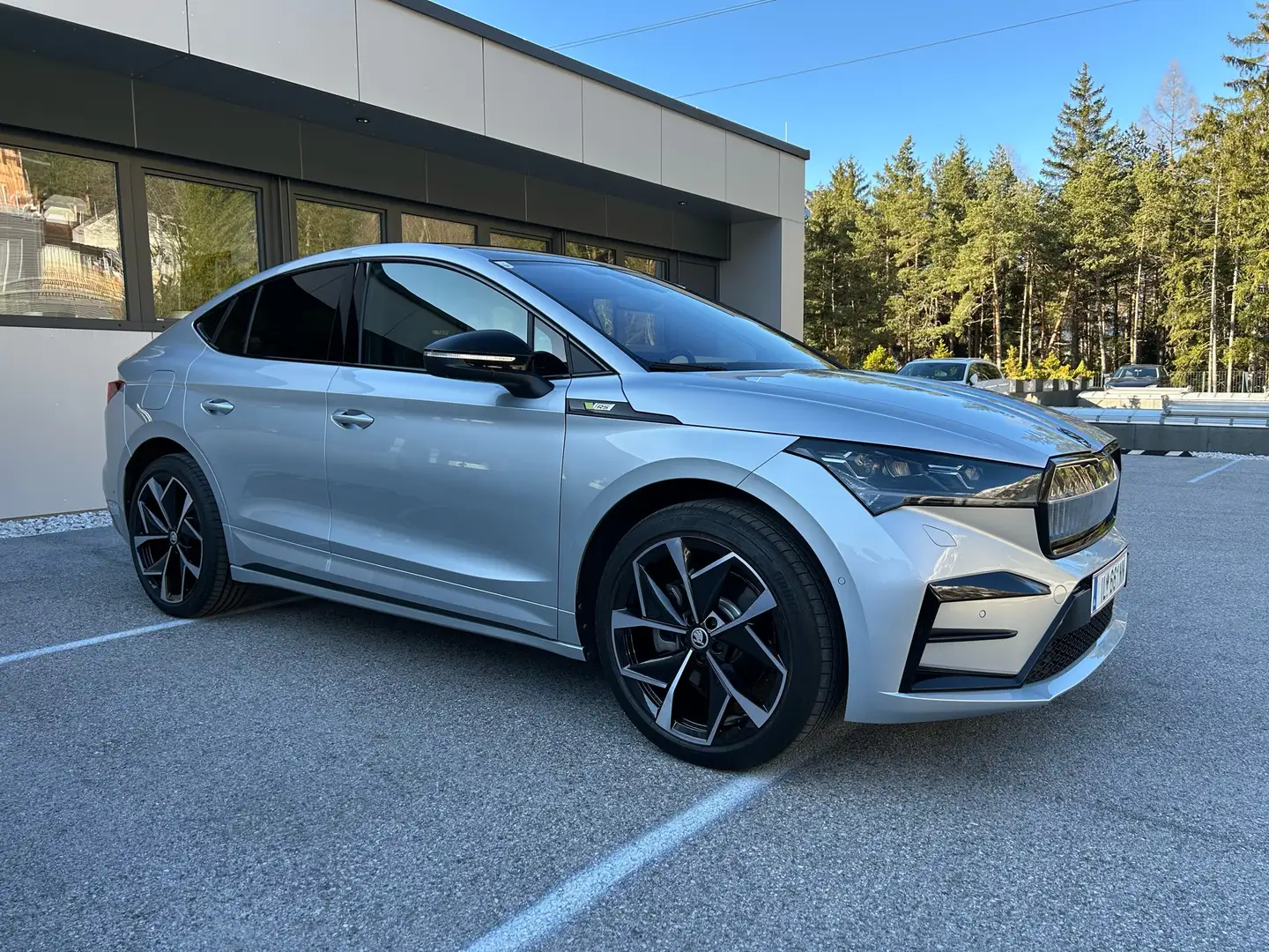 Skoda Enyaq Coupe iV 82kWh RS Silber - 1