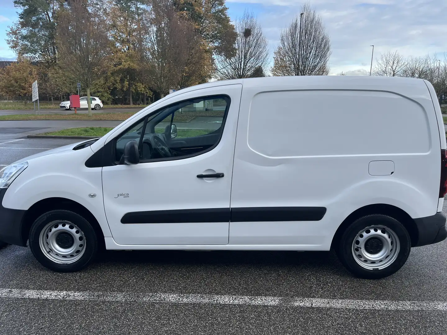 Peugeot Partner 1.6 blue HDI Blanc - 2