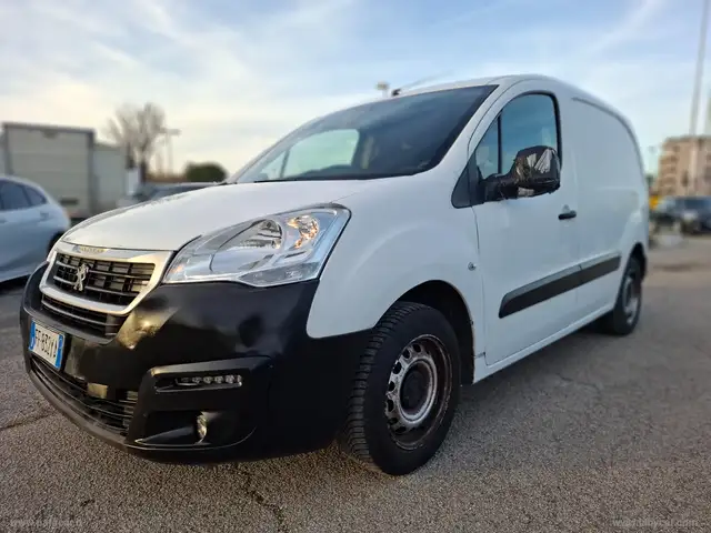 Peugeot Partner BlueHDi 100 ETG6 L1 Furg. Comf