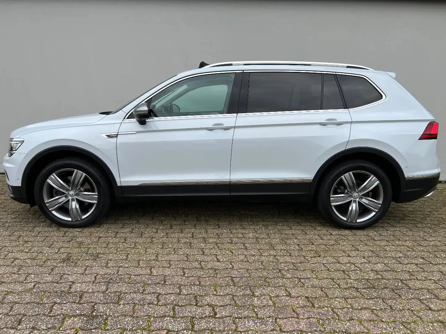Volkswagen Tiguan Allspace All-Space 7 persoon, Highline, 4Motion DSG, Panora Wit - 2