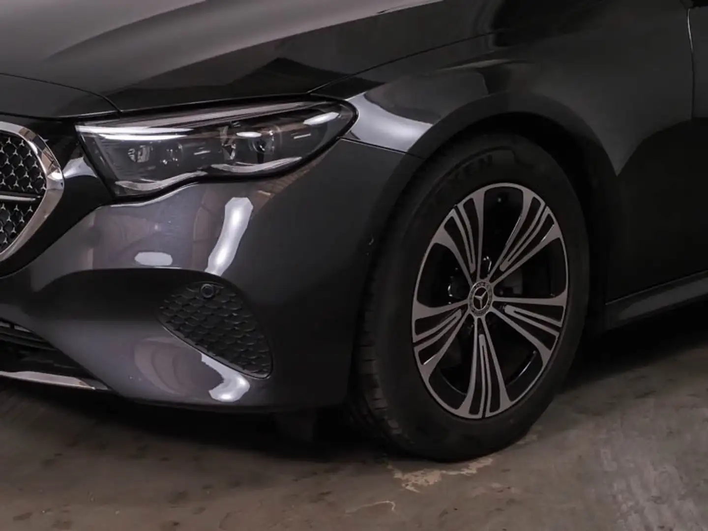 Mercedes-Benz E 220 d 4MATIC T-Modell Avantgarde,AHV,Distronic Gris - 2