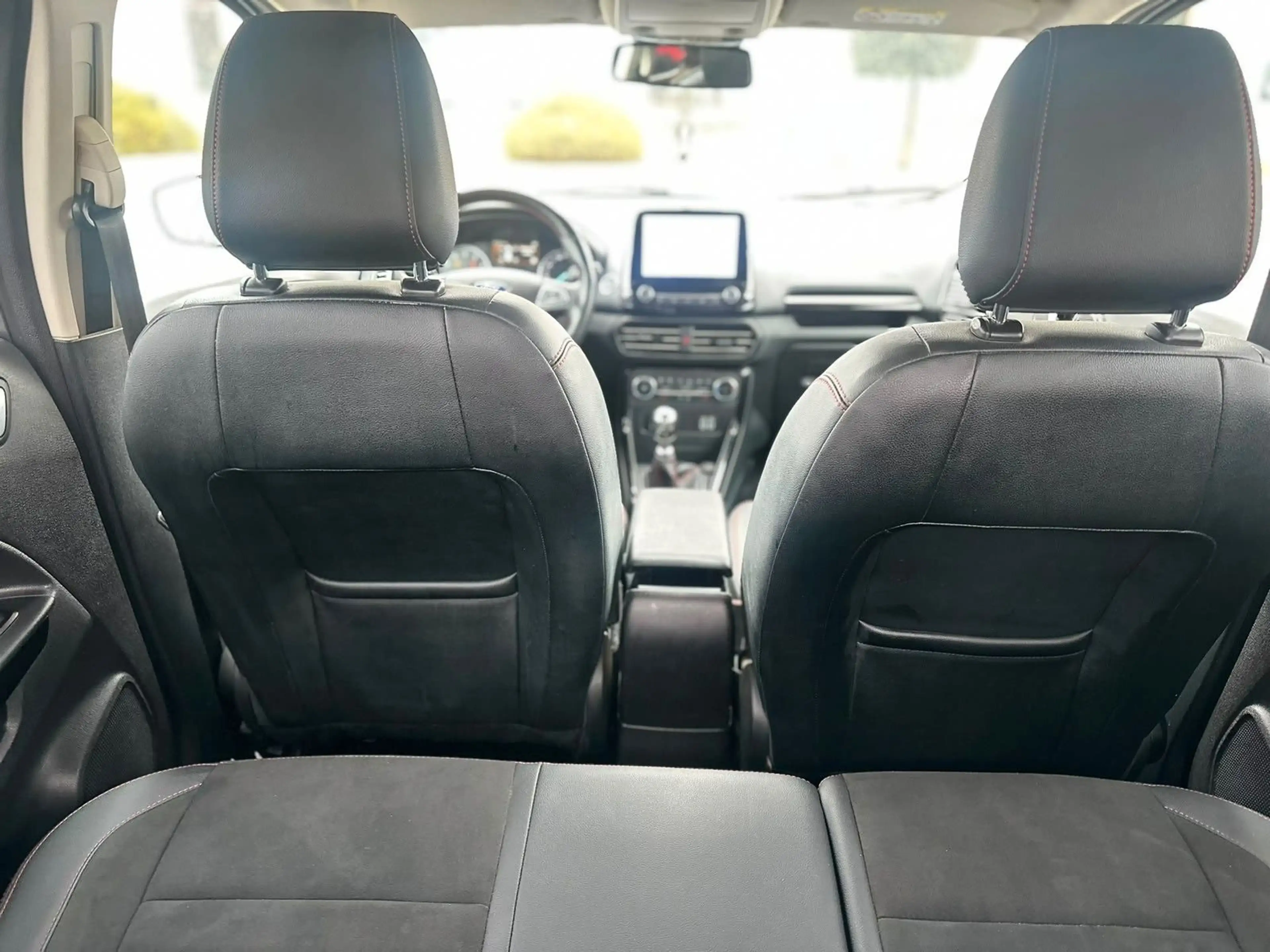 Ford EcoSport 1,0 EcoBoost 92kW ST-Line — photo 12