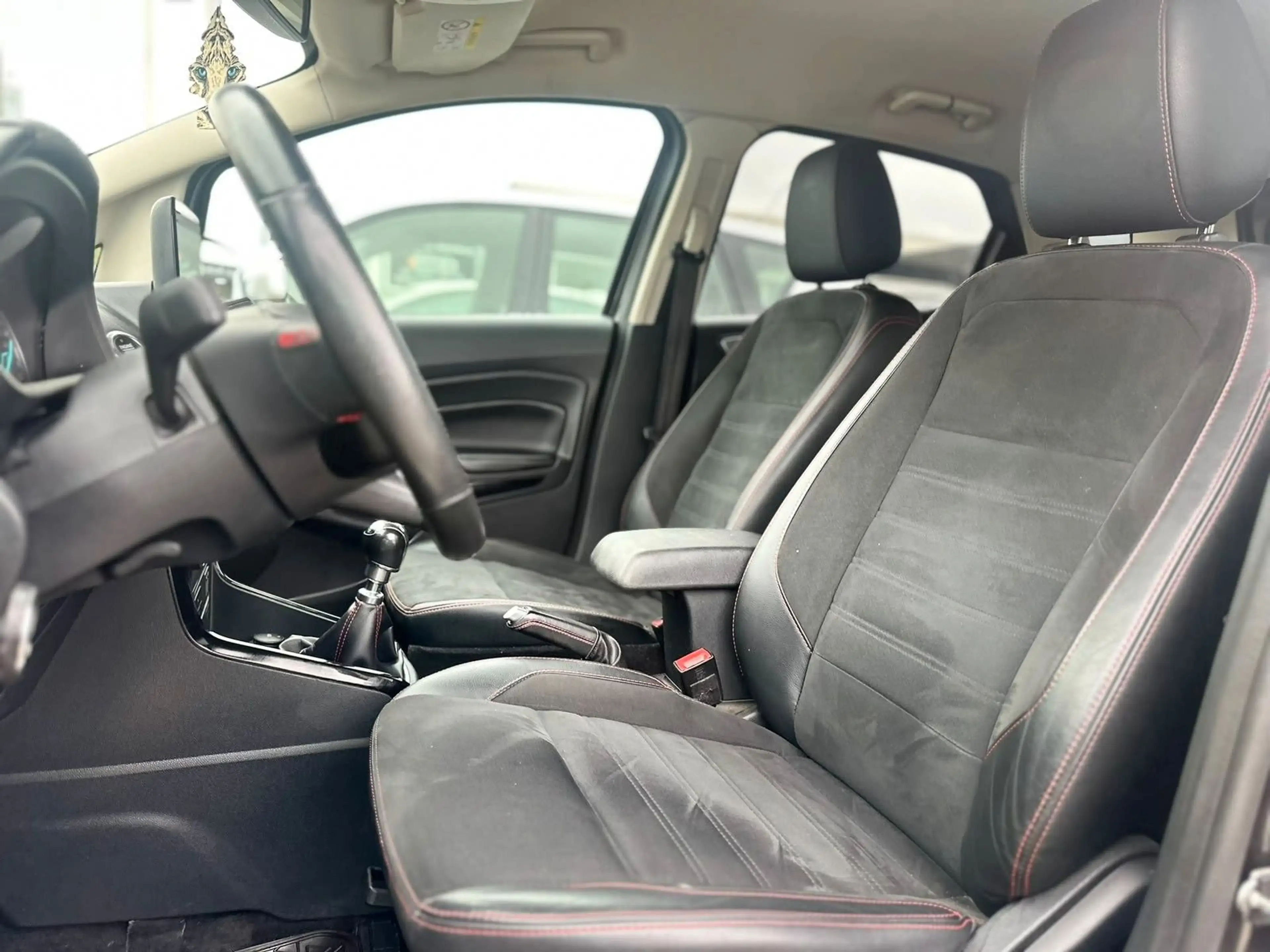 Ford EcoSport 1,0 EcoBoost 92kW ST-Line — photo 9