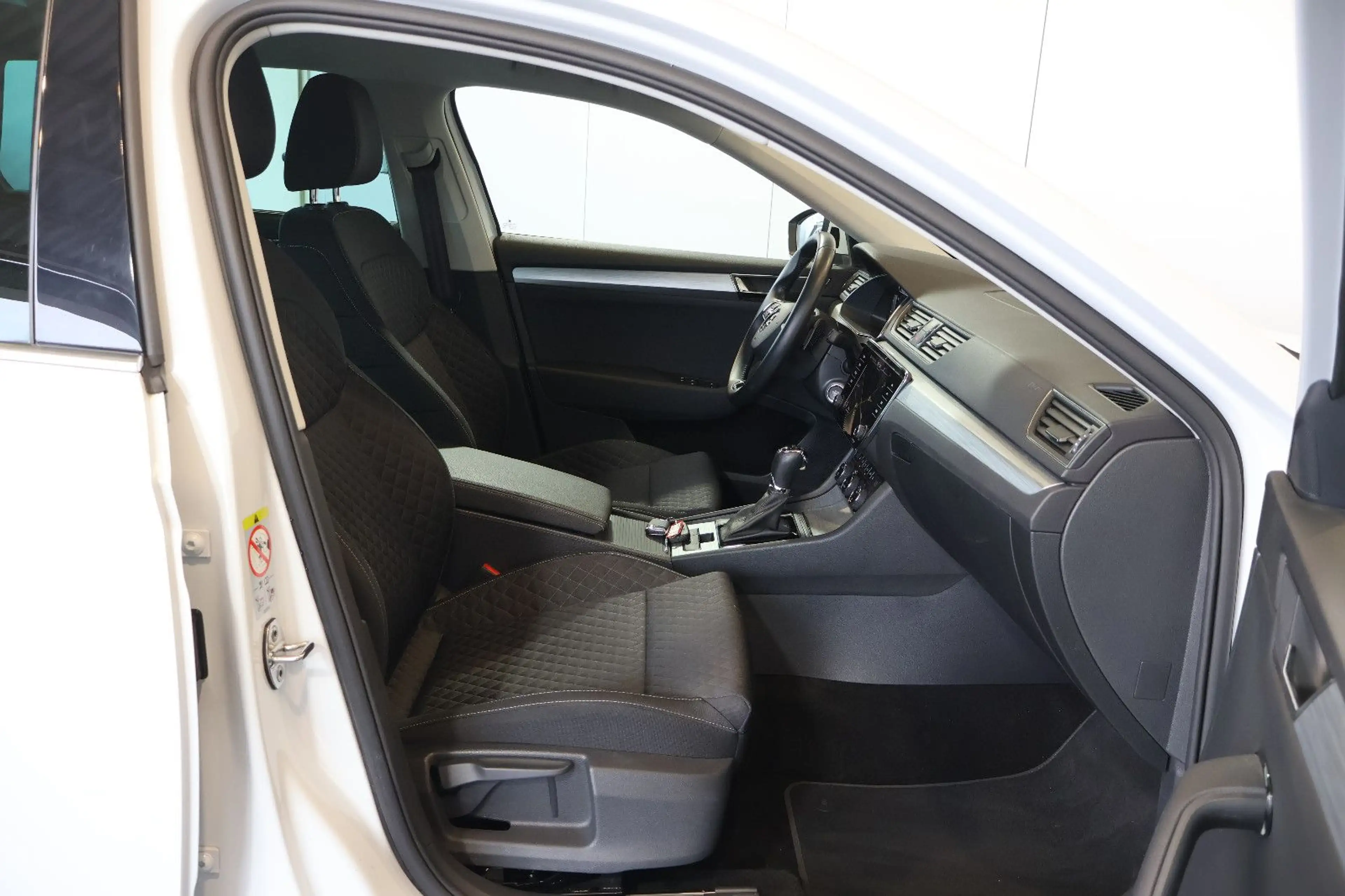 Skoda Superb 2.0 TDI Ambition AID+ACC+SIDE+KAM+LED+KEY — photo 15
