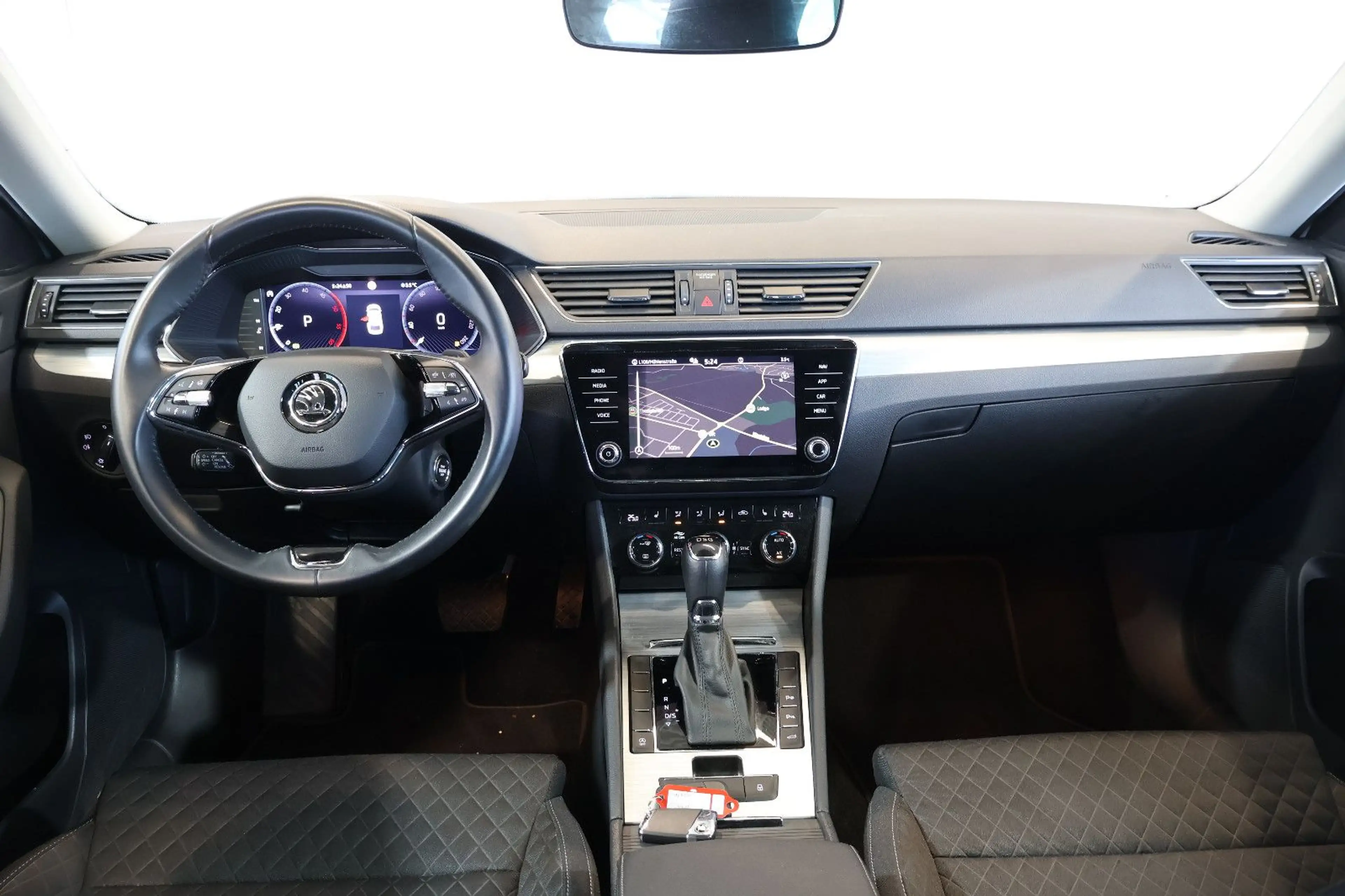Skoda Superb 2.0 TDI Ambition AID+ACC+SIDE+KAM+LED+KEY — photo 7
