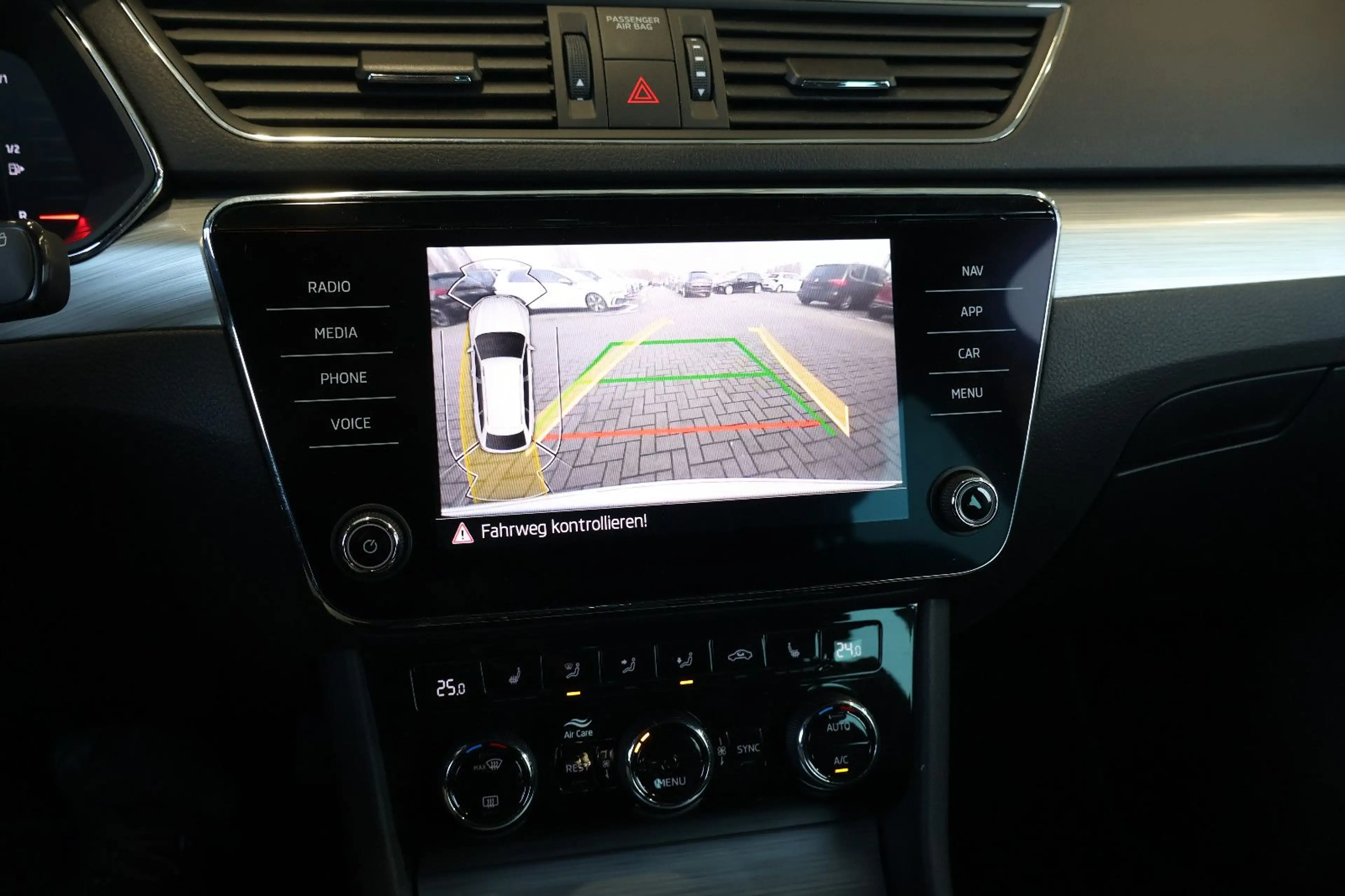 Skoda Superb 2.0 TDI Ambition AID+ACC+SIDE+KAM+LED+KEY — photo 9