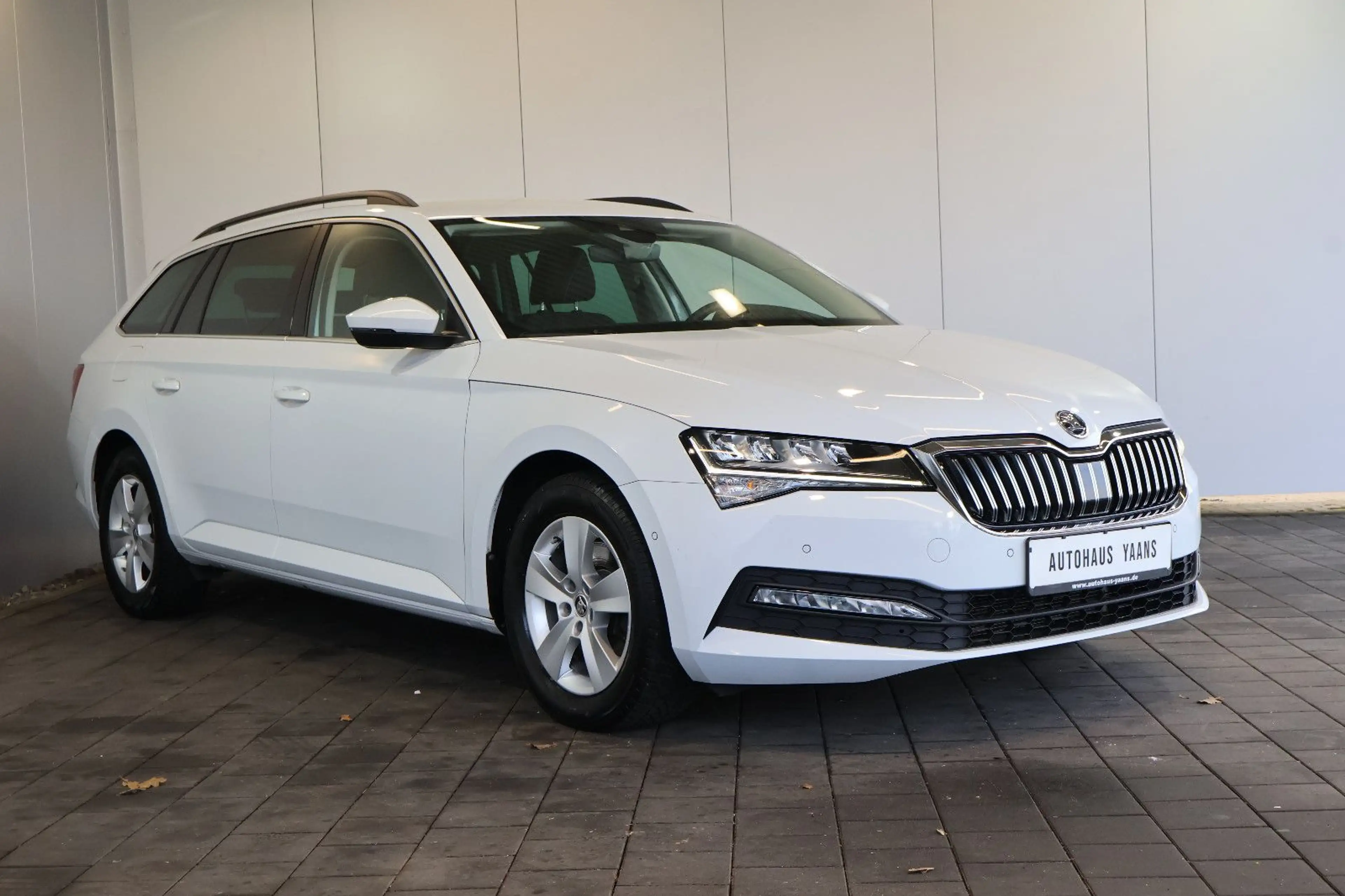 Skoda Superb 2.0 TDI Ambition AID+ACC+SIDE+KAM+LED+KEY — photo 3