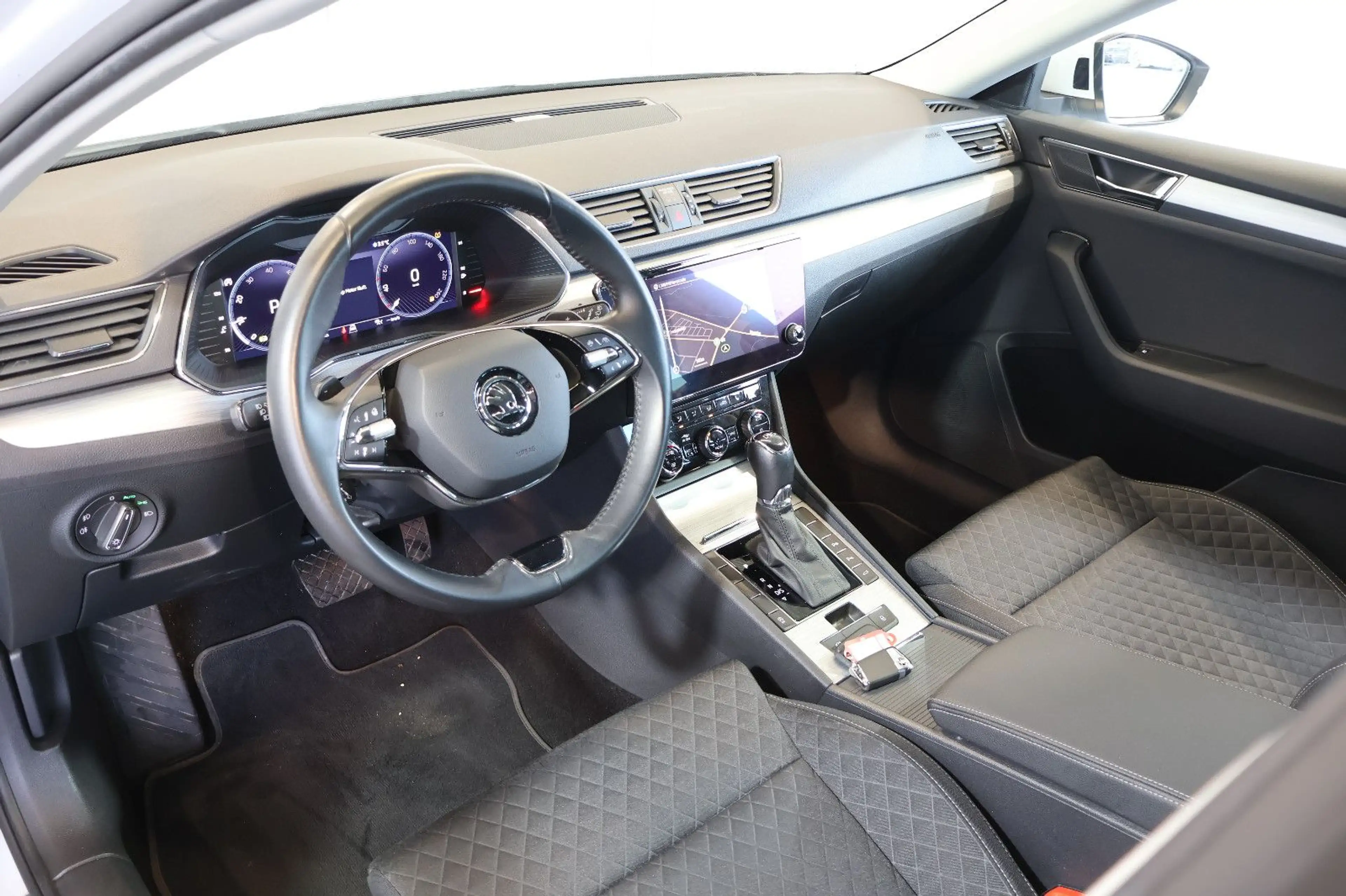 Skoda Superb 2.0 TDI Ambition AID+ACC+SIDE+KAM+LED+KEY — photo 10
