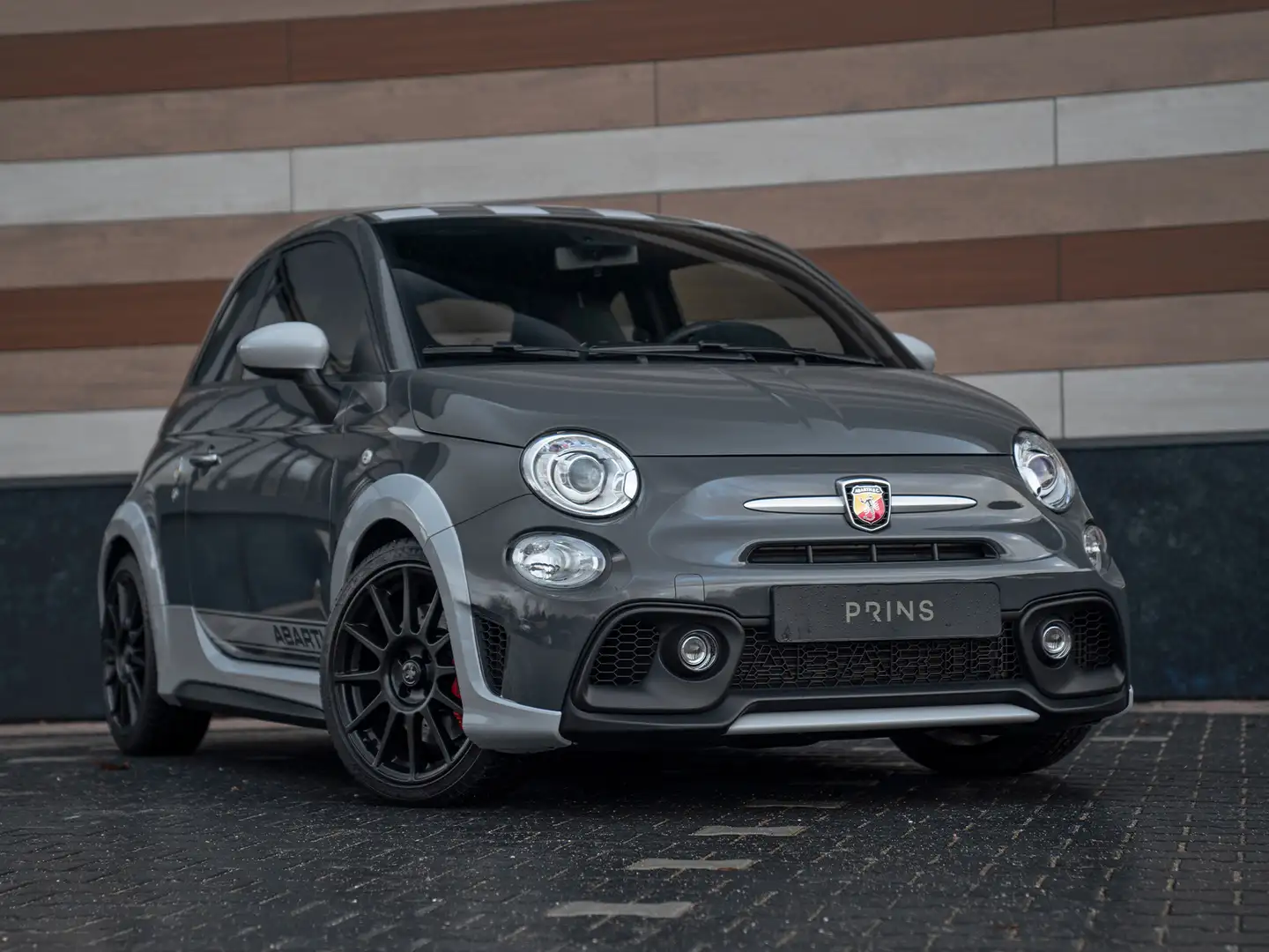 Abarth 695 70th Anniversary 180pk | one of 1949 | Monza | Car Gris - 2